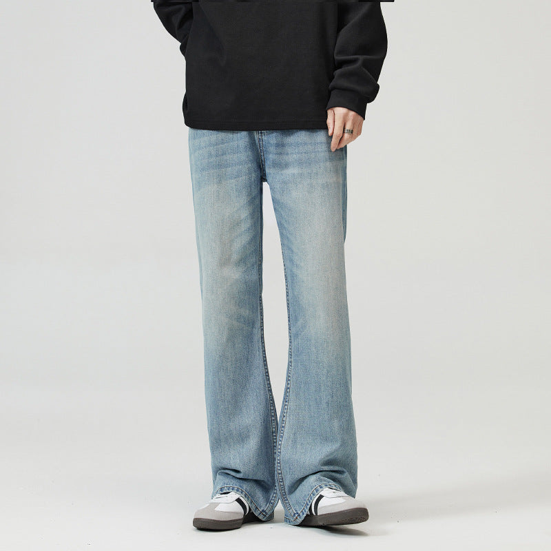 Light Wash Relaxed Jeans